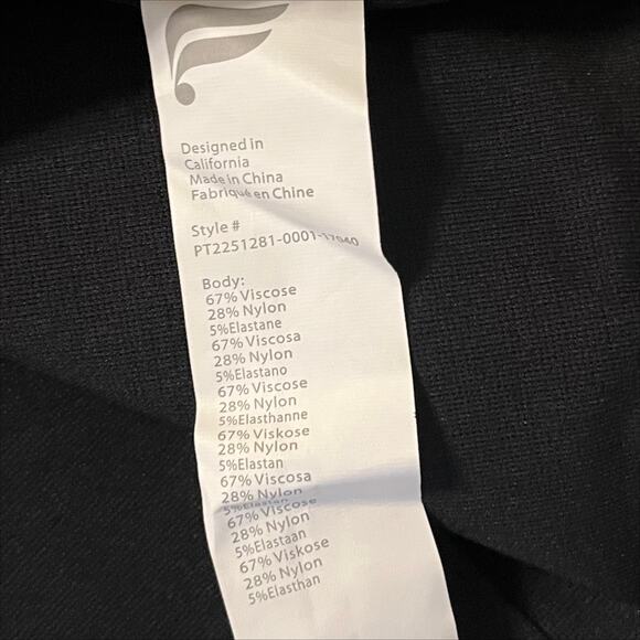 Fabletics High Rise Pointe Kick Flare Pant in Black Size Medium - Picture 8 of 8